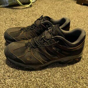 Hi-Tec mens boots size 11.5